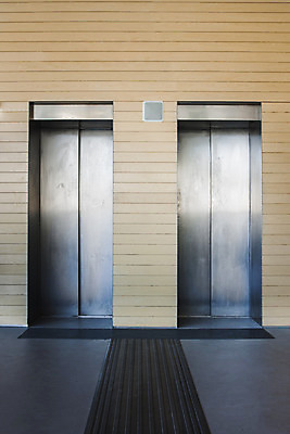 포토 JPG 해외이미지 디자인 벽 컨셉 비즈니스 교통시설 호텔 출입구 조명 바닥 실내 사람없음 내부 건물 빛 세트 사무실 반사 3D 문 금속 회색 판넬 복도 기다림 닫기 은색 미끄러짐 엘리베이터 대문 리프트 빛망울 엘리먼트 접수 철강 콘크리트 스타일 해외202004 해외포토 건축물 컬러 교통 모션 재질 숙소 디지털합성 시설 파일형식 이미지허브