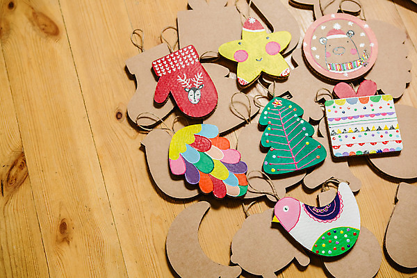 포토 JPG 해외이미지 나무 손 행복 별 종이 백그라운드 크리스마스 2 새로움 새해 선물 가면 미술 취미 사람없음 목재 장난감 갈색 우주 환경 자유 달 하트 소나무 절약 눈송이 오브젝트 질감 엽서 팩 내추럴 판지 골절 넘어짐 생태학 핸드메이드 해외202004 해외포토 자연요소 모양 식물 교육 기념일 감정 컬러 컨셉 재료 의학 모션 문화예술 눈_날씨 신체부위 화장품 편지 파일형식 이미지허브