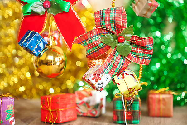 포토 JPG 해외이미지 계절 기념일 행복 리본 종이 백그라운드 크리스마스 공 휴가 선물 사랑 사람없음 목재 장식 빨간색 상자 노란색 파티 쌓기 축제 흰색 생일 오브젝트 활 패키지 해외202004 해외포토 나무 감정 컬러 재료 모션 이벤트 파일형식 이미지허브