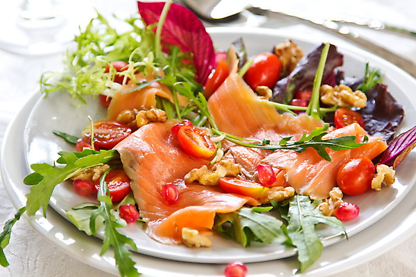 포토 JPG 해외이미지 음식 잎 토마토 채소 오렌지 재료 건강 어류 요리 사람없음 빨간색 초록색 빛 컬러풀 갈색 보라색 식사 저녁식사 샐러드 로켓 체리 상추 올리브 호두 연어 석류 시금치 훈제 내추럴 점심식사 해외202004 해외포토 식물 열매 컬러 과일 수중동물 견과류 파일형식 이미지허브