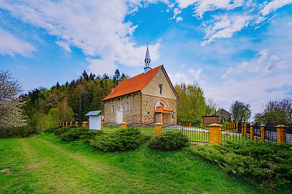 포토 JPG 해외이미지 주간 외관 유럽 기독교 종교 여행 건축양식 사람없음 야외 건물 가로 교회 믿음 하이킹 시골 사찰 폴란드 신앙심 해외202004 해외포토 자연요소 건축물 건축 감정 나라 종교건축 레저 파일형식 이미지허브