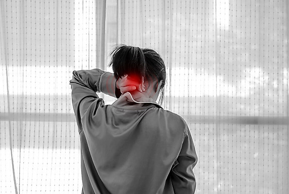 포토 JPG 해외이미지 라이프스타일 드레스 여자 창문 아침 휴식 주택 건조 실내 건강 관리 한명 앉기 동양인 햇빛 일출 스트레칭 방 고통 흰색 침대 잠 못 피부 척추 목 팔 발목 알레르기 흉터 해외202004 해외포토 주간 1 옷 감정 컬러 가구 컨셉 모션 발 뼈 사람 인종 내부 건물 생활 신체부위 운동 태양 노을 공구 질병 상처 파일형식 이미지허브