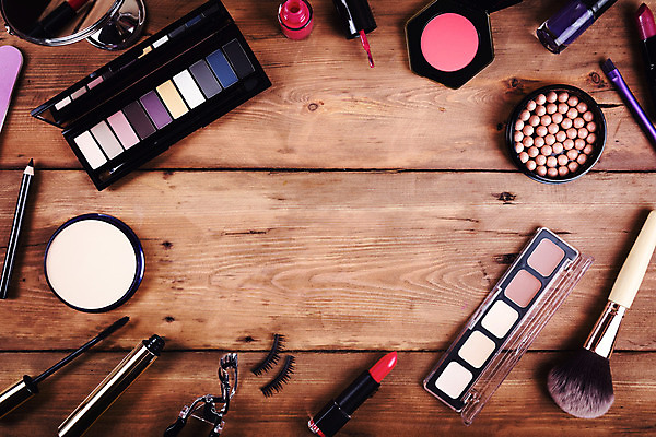 포토 JPG 해외이미지 직업 얼굴 분홍색 백그라운드 장신구 공 탁자 종류 그림자 사람없음 목재 장식 빨간색 세트 컬러풀 갈색 유행 화장품 장비 립스틱 붓 원형 그룹 팔레트 널 정상 혼합 가루 속눈썹 수집 매니큐어 아이섀도 카피스페이스 해외202004 해외포토 도형 나무 컬러 가구 재료 신체부위 뷰티 공백 눈썹 파일형식 이미지허브