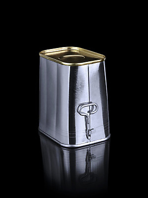 포토 JPG 해외이미지 음식 포장 열쇠 통 육류 3 사람없음 세로 빛 반사 금속 검은색 뚜껑 흰색 반지 황금 당기기 캔 닫기 은색 컨테이너 가득함 오브젝트 슛 수납 통조림 길이 고립 스팸 실린더 해외202004 해외포토 산업 컬러 식재료 장신구 모션 재질 파일형식 이미지허브