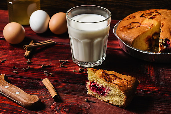 포토 JPG 해외이미지 열매 음식 조각 과일 부분 유리 탁자 표면 디저트 요리 사람없음 목재 컵 빨간색 케이크 주방 계란 식사 빵집 우유 시골 항아리 체리 사발 칼 달콤 맛 아침식사 자르기 컵케이크 굽기 머핀 꿀 폭식 꼬투리 시나몬 정물화 페스츄리 핸드메이드 해외202004 해외포토 나무 식물 식기 빵 컬러 가구 컨셉 재료 모션 재질 유제품 상점 알 도자기 사기그릇 구이 그림 파일형식 이미지허브