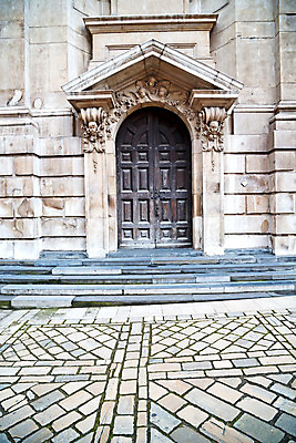 포토 JPG 해외이미지 디자인 외관 유럽 종교 여행 백그라운드 건축양식 영국 잉글랜드 자물쇠 사람없음 건물 목재 성당 교회 문 검은색 어둠 수확 골동품 흰색 시골 도시 중세 역사 성자 런던 복고 대문 타운 천연기념물 세피아 신앙심 옛날 왕국 해외202004 해외포토 나무 건축물 건축 나라 컬러 농업 재료 종교건축 촬영기법 파일형식 이미지허브