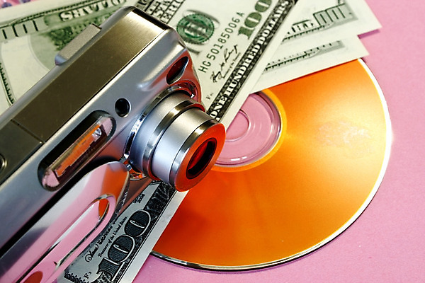 포토 JPG 해외이미지 지폐 돈 비즈니스 성공 사람없음 쌓기 카메라 달러 검은색 쪽지 덮개 CD 재산 담요 계산서 DVD 수입 해외202004 해외포토 컬러 컨셉 모션 금융 전자제품 뚜껑 파일형식 이미지허브