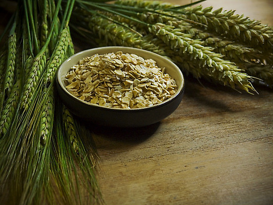 포토 JPG 해외이미지 음식 다이어트 과일 건강 사람없음 목재 초록색 농작물 갈색 힘 수확 신선 아침식사 수프 낟알 시리얼 밀 먹기 칼로리 뮤즐리 오트밀 귀리 해외202004 해외포토 나무 컬러 농업 재료 모션 곡류 식사 파일형식 이미지허브