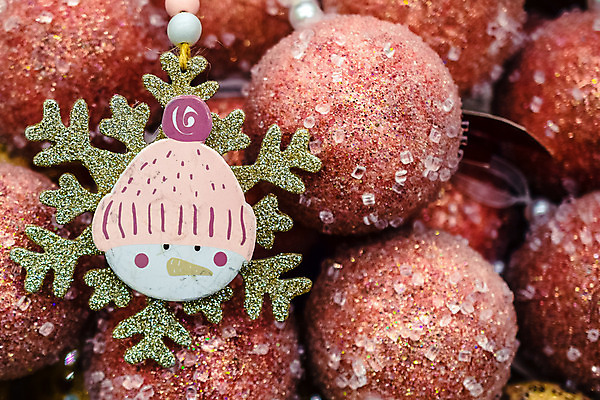 포토 JPG 해외이미지 크리스마스장식 크리스마스 눈사람 눈꽃 실내 사람없음 장식볼 눈송이 오브젝트 눈꽃무늬 오너먼트 해외202004 해외포토 기념일 무늬 눈_날씨 내부 장식 파일형식 이미지허브