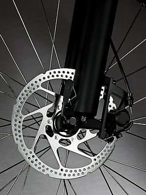 포토 JPG 해외이미지 스포츠 포크 부분 사람없음 금속 자전거 기계 장비 반지 바퀴 원형 브레이크 오브젝트 시스템 사이클링 기어 산악자전거 철강 해외202004 해외포토 도형 식기 장신구 재질 바이크 육상스포츠 파일형식 이미지허브