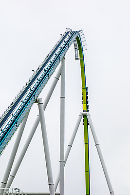 포토 JPG 해외이미지 공원 포즈 백그라운드 곡선 가족 놀이 하늘 추상 사람 경사 사람없음 파란색 금속 축제 기쁨 놀이공원 고리 승차 무서움 속도 흥분 머리위 롤러 공평 비명 테마 해외202004 해외포토 공공시설 감정 선 컬러 무늬 관계 모션 재질 테마파크 파일형식 이미지허브