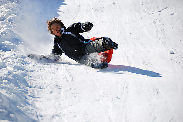 포토 JPG 해외이미지 백인 계절 남자 행복 어린이 스포츠 장갑 겨울 장난 놀이 휴가 부츠 한명 사람 경사 소년 야외 얼음 기쁨 젖음 추위 코트 게임 흰색 미끄럼틀 승차 언덕 속도 흥분 썰매 썰매타기 해외202004 해외포토 자연요소 서양인 1 잡화 감정 컬러 신발 모션 전통놀이 외투 놀이기구 파일형식 이미지허브