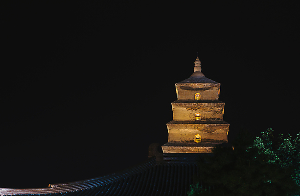 포토 JPG 해외이미지 나무 아시아 전통문화 불교 건축양식 지붕 조명 사람없음 탑 중국 야간 큼 과거 빛망울 명승지 옛날 해외202004 해외포토 자연요소 식물 전통 건축물 건축 나라 종교 문화 컨셉 풍경 빛 크기 파일형식 이미지허브