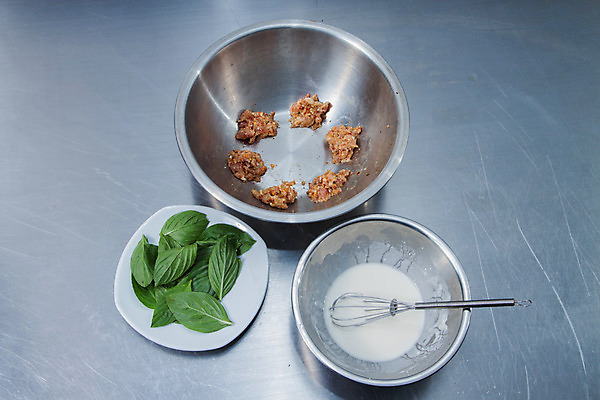 포토 JPG 해외이미지 접시 유럽 길 음식 채소 오이 감자 실내 건강 육류 돼지고기 요리 사람없음 옆모습 케이크 식사 저녁식사 당근 튀김 큼 자르기 굽기 크림 양배추 반죽 패티 점심식사 고립 딜 해외202004 해외포토 식기 나라 뷰포인트 식재료 모션 디저트 뿌리채소 내부 크기 구이 파일형식 이미지허브