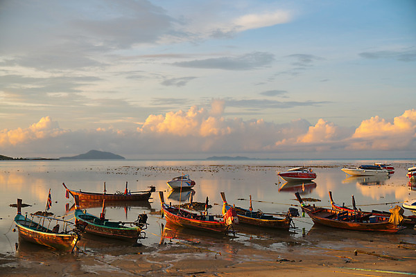 포토 JPG 해외이미지 호수 바다 여행 백그라운드 요트 자연 낚시 휴가 휴식 항해 사람없음 목재 물 여름 파란색 흰색 만 보트 고급 활 함선 고립 깊이 뱃놀이 옛날 해외202004 해외포토 자연요소 나무 계절 컬러 컨셉 배_교통 재료 레저 전통놀이 생태계 파일형식 이미지허브