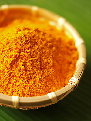 포토 JPG 해외이미지 전통 문화 잎 재료 바나나 동양인 사람없음 노란색 바구니 조미료 가루 인도인 향신료 향 카레 땅바닥 강황 해외202004 해외포토 외국인 식물 음식 컬러 과일 식재료 바닥 인종 향미료 파일형식 이미지허브