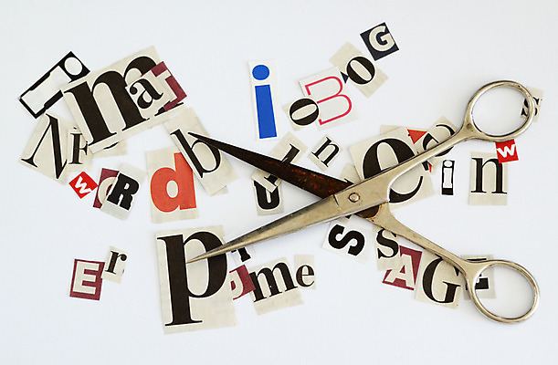 포토 JPG 해외이미지 종이 컨셉 사람없음 쌓기 정보 메시지 뉴스 은색 편지 철 해외202004 해외포토 컬러 모션 파일형식 이미지허브