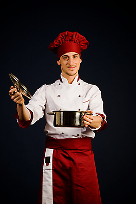 포토 JPG 해외이미지 음식 컨셉 유니폼 요리 한명 요식업 식당 요리사 식사 앞치마 냄비 해외202004 해외포토 직업 1 옷 산업 사람 상점 솥 파일형식 이미지허브