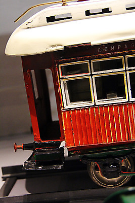 포토 JPG 해외이미지 디자인 여행 교통시설 사람없음 목재 장난감 카트 기차 수확 골동품 시골 바퀴 원형 역사 복고 서쪽 수목 옛날 스타일 해외202004 해외포토 도형 나무 육상교통 교통 농업 재료 대중교통 방향 시설 파일형식 이미지허브