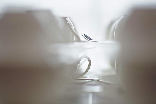 포토 JPG 해외이미지 그릇 접시 커피 사람없음 컵 쌓기 요식업 흰색 도자기 차 컵받침 단절 백자 해외202004 해외포토 식기 산업 음료 컬러 모션 받침대 파일형식 이미지허브