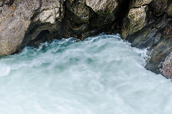 포토 JPG 해외이미지 공원 파도 비즈니스 모션 자연 풍경 사람없음 야외 물 햇빛 태양 환경 힘 봄 폭포 하이킹 젖음 흐름 에너지 가을 개울 해외202004 해외포토 자연요소 계절 공공시설 바다 컨셉 레저 강 생태계 파일형식 이미지허브