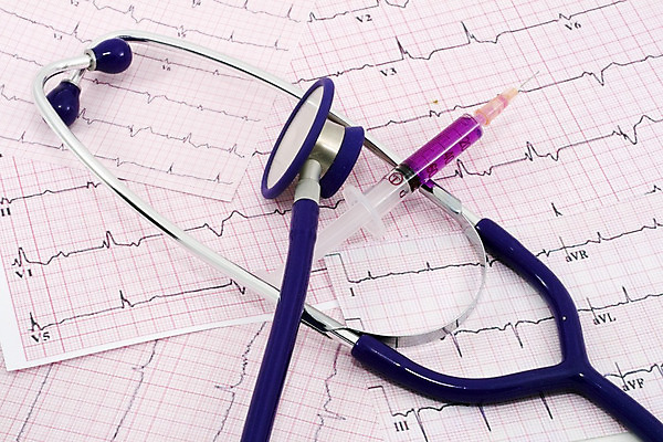 포토 JPG 해외이미지 직업 웰빙 종이 선 과학 청진기 그래프 건강 병원 주사기 사람없음 약 진료 고통 장비 시험 의사 기구 도구 하트 긴급 맥박 질병 분석 슛 주사약 심장병 심전도 예방접종 자취 해외202004 해외포토 모양 교육 감정 컨셉 의학 의료기기 의료진 접종 파일형식 이미지허브