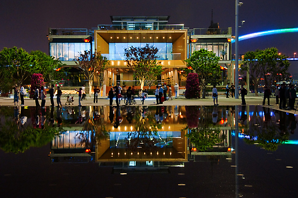 포토 JPG 해외이미지 야경 야외 건물 중국 도시 도심 상하이 군중 광장 해외202004 해외포토 건축물 아시아 사람 야간 파일형식 풍경_경치 이미지허브