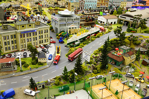 포토 JPG 해외이미지 도로 자동차 사람없음 장난감 미니어처 도시 교차로 오브젝트 해외202004 해외포토 길 육상교통 교통시설 모형 파일형식 이미지허브