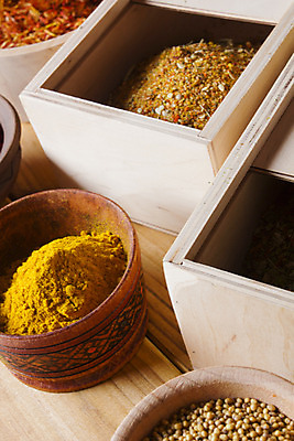 포토 JPG 해외이미지 아시아 음식 재료 자연 건조 건강 종류 요리 씨앗 사람없음 목재 빨간색 컬러풀 주방 검은색 양념 조미료 그룹 맛 가루 인도인 수집 허브 향신료 반죽 아로마 향 레시피 후추 모음 칠레 강렬 해외202004 해외포토 외국인 나무 식물 나라 컬러 컨셉 동양인 남아메리카 생태계 향미료 파일형식 이미지허브