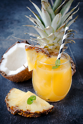 포토 JPG 해외이미지 음료 음식 조각 채소 과일 재료 자연 유리 디저트 건강 사람없음 주스 신선 달콤 맛 묘사 파인애플 오브젝트 상쾌 날것 하와이 코코넛 내추럴 채식주의자 해외202004 해외포토 감정 컨셉 재질 미국 열대과일 생태계 채식 파일형식 이미지허브