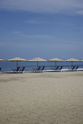 포토 JPG 해외이미지 구름 모래 파도 바다 여행 의자 오렌지 하늘 리조트 휴가 휴식 멕시코 풍경 사람없음 가로 물 여름 파란색 관광지 컬러풀 햇빛 갈색 두개 쌍 고독 그늘 태평양 열대기후 터키석 수평선 부족함 해외202004 해외포토 자연요소 계절 감정 컬러 가구 컨셉 2 북아메리카 과일 태양 보석 파일형식 이미지허브