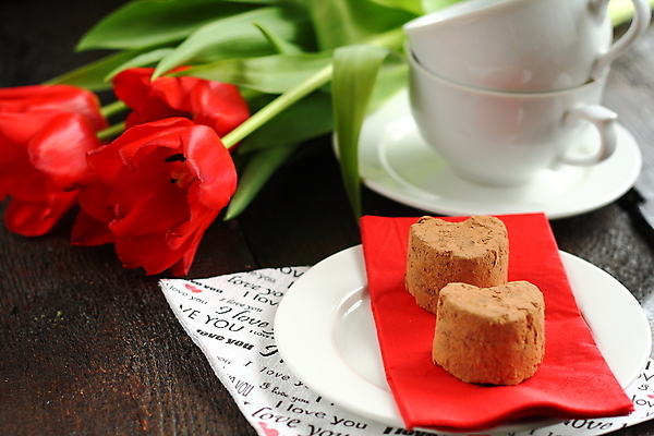 포토 JPG 해외이미지 그릇 꽃 행복 커피 백그라운드 디저트 발렌타인데이 사랑 요리 사람없음 목재 컵 빨간색 초록색 갈색 과자 케이크 주방 초콜릿 어둠 봄 흰색 달콤 맛 컵받침 질감 냅킨 코코아 백자 억울 해외202004 해외포토 나무 식물 식기 계절 감정 음료 음식 컬러 컨셉 재료 데이이벤트 도자기 받침대 파일형식 이미지허브