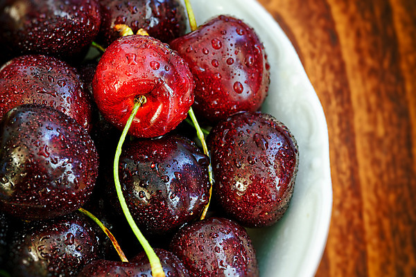 포토 JPG 해외이미지 열매 음식 백그라운드 다이어트 과일 탁자 디저트 건강 사람없음 목재 빨간색 검은색 어둠 신선 체리 사발 달콤 유기농 날것 내추럴 숙성 채식주의자 해외202004 해외포토 나무 식물 웰빙 컬러 가구 재료 사기그릇 맛 채식 파일형식 이미지허브