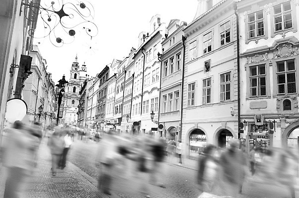 포토 JPG 해외이미지 라이프스타일 여자 남자 도로 여행 비즈니스 모션 열쇠 모바일 추상 노동자 거리 사람 정장 성인 사람없음 야외 건물 빨간색 빛 스마트폰 여행객 걷기 검은색 산책 수확 흰색 축하 도시 비즈니스맨 그룹 군중 소프트포커스 복고 장면 프라하 타운 블러 많음 해외202004 해외포토 직업 건축물 옷 길 컬러 컨셉 무늬 농업 교통시설 휴식 촬영기법 생활 핸드폰 스마트기기 직장인 체코 파일형식 이미지허브