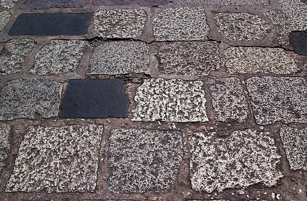 포토 JPG 해외이미지 모양 전통 디자인 영어 도로 길 선 백그라운드 패턴 건축양식 표면 추상 벽돌 영국 잉글랜드 거리 바닥 사람없음 빛 스크린 검은색 어둠 블록 회색 수확 조약돌 바위 시골 고속도로 역사 닫기 오솔길 큐브 휴양지 질감 정사각형 땅바닥 방법 옛날 화강암 해외202004 해외포토 도형 문자 건축 유럽 컬러 무늬 농업 교통시설 모션 장소 암석 돌_바위 파일형식 이미지허브