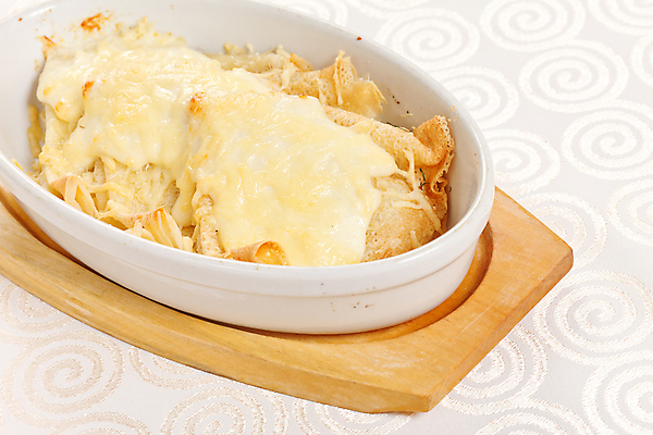 포토 JPG 해외이미지 전통 접시 문화 길 음식 부분 치즈 육류 사람없음 케이크 식사 저녁식사 튀김 뜨거움 아침식사 자르기 굽기 크림 상쾌 팬케이크 점심식사 폭식 고립 러시아인 얇은 해외202004 해외포토 서양인 식기 감정 식재료 모션 디저트 유제품 구이 파일형식 이미지허브