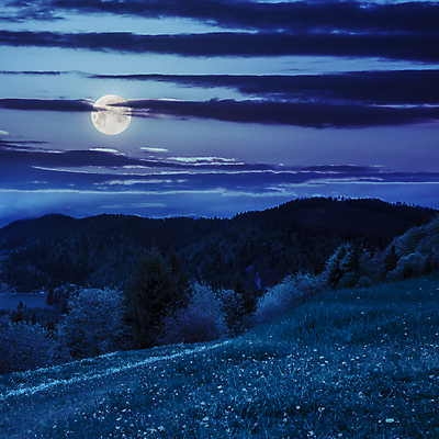 포토 JPG 해외이미지 구름 하늘 풍경 사람없음 야외 파란색 보름달 달 야간 언덕 해외202004 해외포토 자연요소 컬러 파일형식 이미지허브