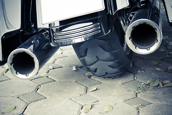 포토 JPG 해외이미지 라이프스타일 남자 여행 소년 사람없음 빛 반사 유행 금속 자전거 검은색 어둠 힘 기계 운전 오토바이 클래식 은색 승차 철 묘사 속도 순환 모터 배기가스 어려움 철강 특별함 스타일 해외202004 해외포토 어린이 컬러 컨셉 모션 재질 사람 생활 바이크 파일형식 이미지허브