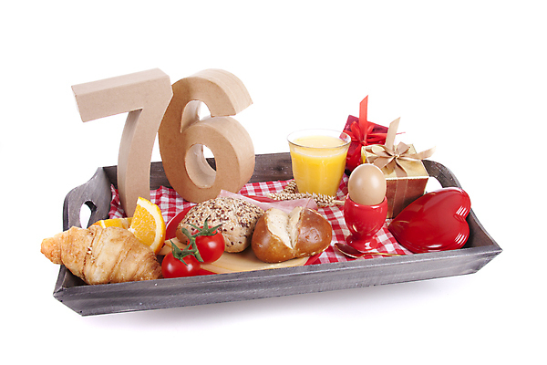 포토 JPG 해외이미지 모양 기념일 행복 종이 컨셉 오렌지 치즈 기념 쟁반 선물 이벤트 사람없음 장식 빨간색 상자 숫자 파티 계란 놀람 흰색 축하 생일 아침식사 6 심볼 크림 사인 흰배경 열정 패키지 판지 번 해외202004 해외포토 문자 감정 빵 컬러 백그라운드 과일 유제품 표정 알 식사 파일형식 이미지허브