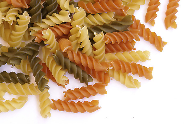 포토 JPG 해외이미지 전통 음식 재료 건조 파스타 나선형 건강 요리 사람없음 가로 빨간색 초록색 빛 컬러풀 갈색 노란색 이탈리아 흰색 수집 유기농 질감 날것 흙더미 고립 마카로니 생식 해외202004 해외포토 웰빙 유럽 컬러 무늬 서양음식 흙 파스타면 파일형식 더미 이미지허브