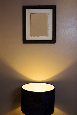 포토 JPG 해외이미지 디자인 여행 가구 베개 호텔 휴식 아파트 주택 실내 사람없음 내부 목재 장식 빛 침실 방 흰색 침대 램프 고급 야간 맨션 시트 안락 해외202004 해외포토 자연요소 나무 컬러 생활용품 컨셉 재료 침구 숙소 조명 건물 파일형식 이미지허브