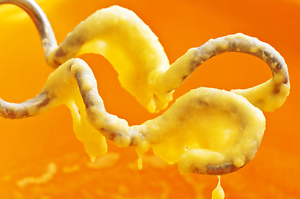 포토 JPG 해외이미지 사람없음 노란색 케이크 기계 기구 고리 사발 혼합 반죽 섞기 페스츄리 해외202004 해외포토 빵 컬러 디저트 사기그릇 파일형식 이미지허브