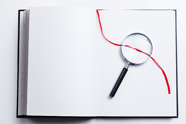 포토 JPG 해외이미지 응시 교육 종이 백그라운드 유리 돋보기 손잡이 사람없음 책 다이어리 공백 덮개 흰색 오픈 메시지 확대 도서관 인쇄 오브젝트 검색 싱글 페이지 시트 카피스페이스 해외202004 해외포토 시선 컬러 재질 사무용품 뚜껑 파일형식 이미지허브