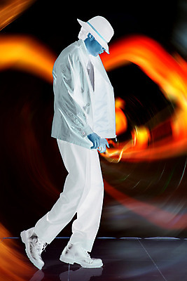 포토 JPG 해외이미지 실루엣 일러스트 조명 한명 빛 컬러풀 줄무늬 콘서트 공연 댄서 무대 춤 쇼 효과 해외202004 해외일러스트 직업 1 컬러 무늬 문화예술 촬영기법 사람 이벤트 파일형식 이미지허브