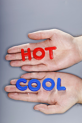 포토 JPG 해외이미지 손 컨셉 텍스트 날씨 관리 손바닥 사람없음 빨간색 파란색 단어 추위 잡기 뜨거움 선택 시원함 플라스틱 편지 오브젝트 온도 레터링 해외202004 해외포토 문자 컬러 모션 재질 신체부위 파일형식 이미지허브
