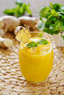 포토 JPG 해외이미지 음료 음식 여행 과일 휴가 건강 요리 사람없음 초록색 노란색 주스 신선 달콤 혼합 민트 상쾌 망고 생강 내추럴 스무디 디톡스 해외202004 해외포토 감정 컬러 채소 맛 허브 열대과일 파일형식 이미지허브