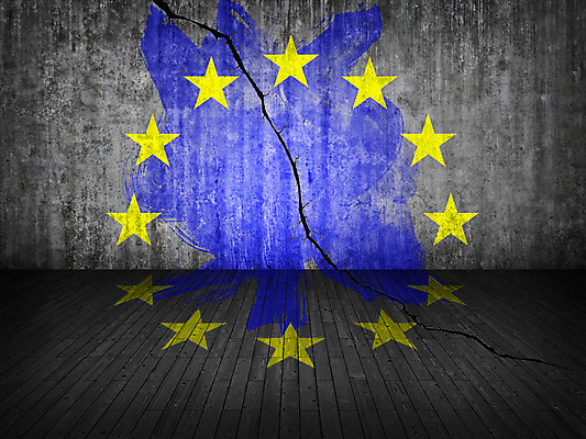 포토 JPG 해외이미지 유럽 별 컨셉 사람없음 금융 경제 손상 유로 깃발 균열 커뮤니티 문제 다리찢기 곤란 단절 땅바닥 위기 정치 해외202004 해외포토 자연요소 나라 돈 모션 바닥 파일형식 이미지허브