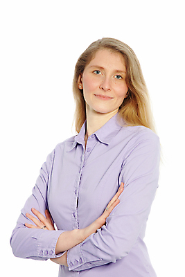 포토 JPG 해외이미지 백인 1 응시 여자 행복 무기 여유 포즈 백그라운드 셔츠 생각 휴식 표정 한명 웃음 청년 성인 유행 흰색 싱글 고립 배려 접기 스타일 해외202004 해외포토 서양인 시선 감정 컬러 컨셉 상의 모션 사람 파일형식 이미지허브