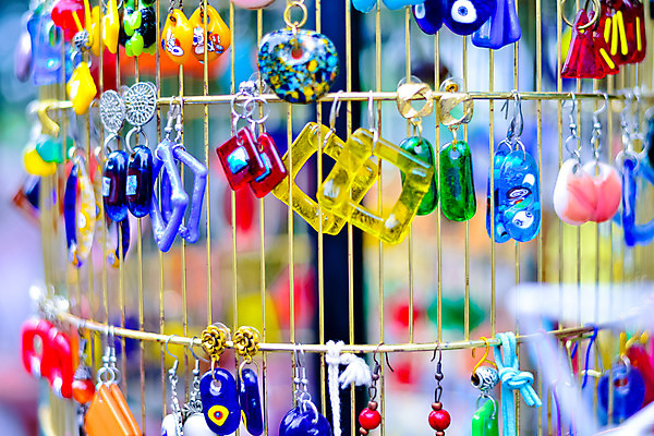 포토 JPG 해외이미지 종이 비즈니스 목걸이 추상 사탕 사람없음 장식 빨간색 초록색 파란색 컬러풀 사무실 노란색 파티 귀걸이 흰색 생일 압정 플라스틱 오브젝트 클립 브로치 고립 팬던트 해외202004 해외포토 기념일 컬러 무늬 장신구 재질 디저트 이벤트 사무용품 파일형식 이미지허브