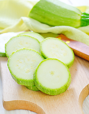 포토 JPG 해외이미지 잡화 음식 조각 백그라운드 농업 다이어트 채소 재료 탁자 호박 도마 건강 사람없음 목재 초록색 여름 활발 샐러드 수확 신선 점 시장 자르기 배열 오브젝트 유기농 날것 슬라이스 스쿼시 내추럴 점심식사 숙성 주키니 주키니호박 채식주의자 비건 해외202004 해외포토 나무 웰빙 계절 산업 스포츠 컬러 가구 컨셉 모션 주방용품 구기 식사 채식 파일형식 이미지허브